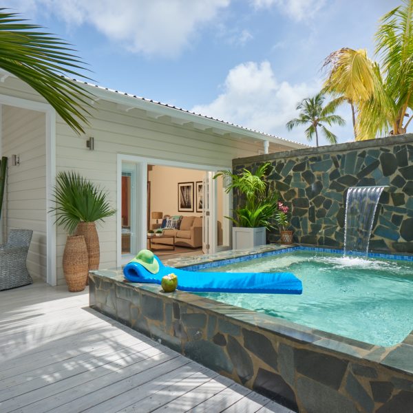 6_Premium Suite pool view