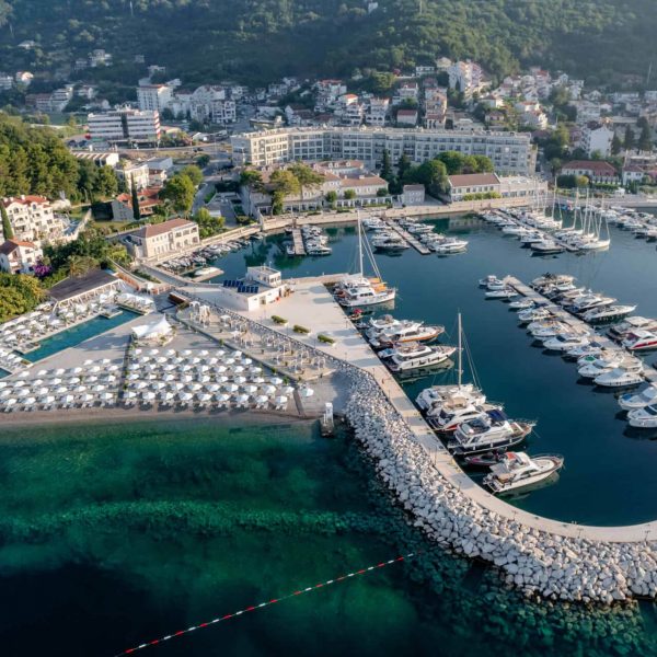 Lazure Hotel Complex