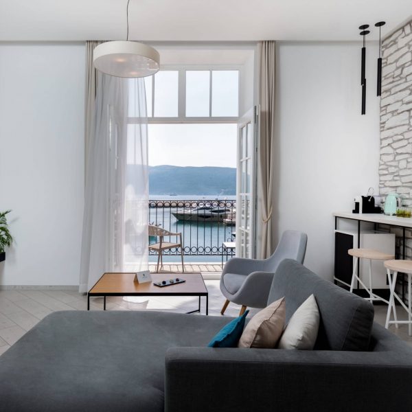 Lazure Rooms Suites