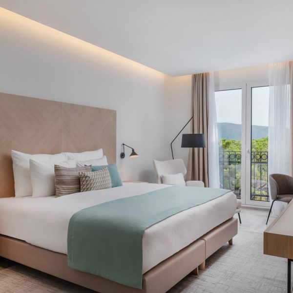 Lazure Rooms Suites